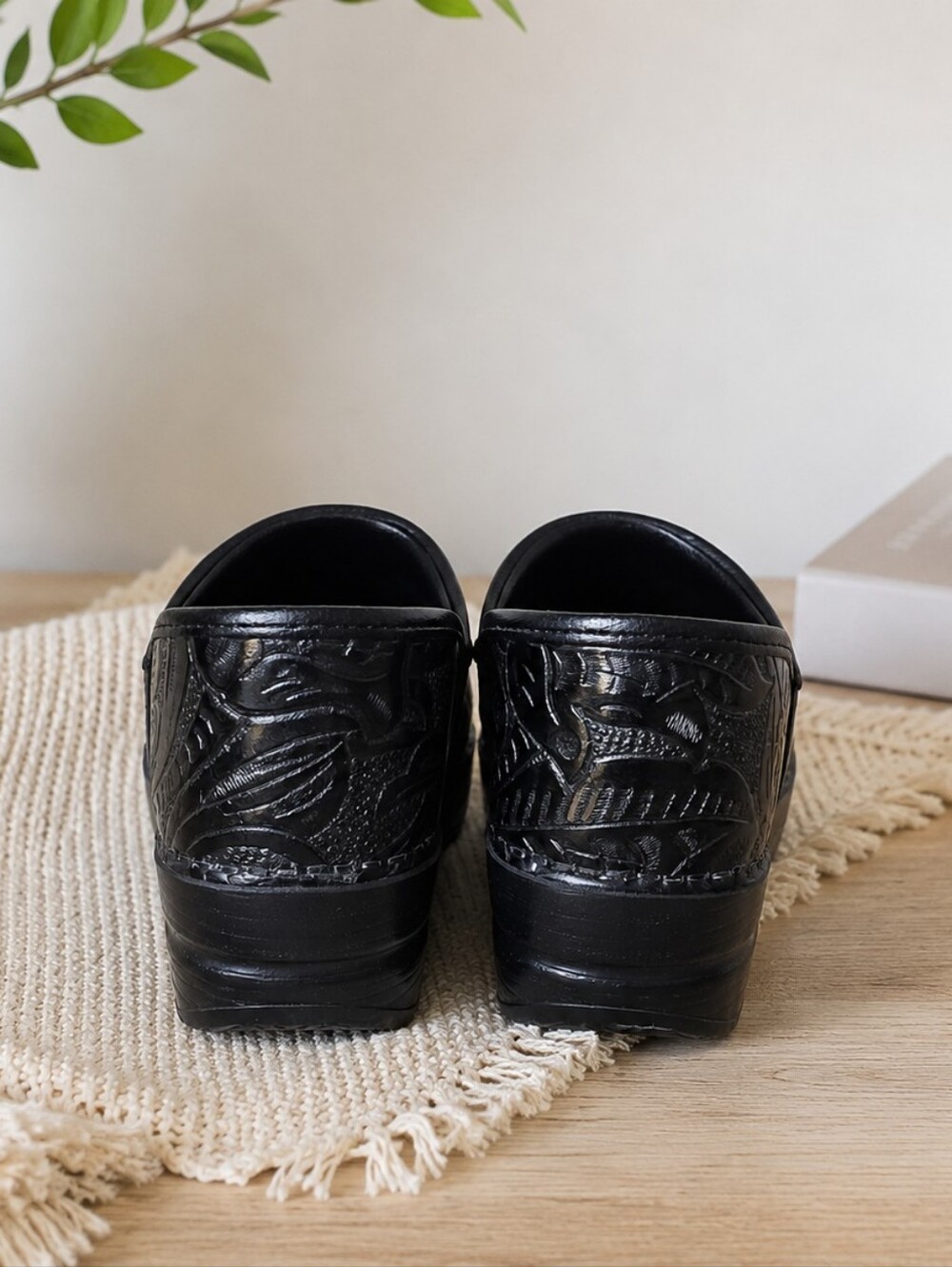 Dansko Professional Black Tooled Floral Leather Clogs EU 38 Women's 7.5-8 - Picture 4 of 6